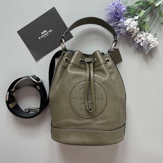 🎀 (สด-ผ่อน) กระเป๋าสะพาย สีเขียว 8.5 นิ้ว C4100 DEMPSEY DRAWSTRING BUCKET BAG