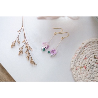 crochet earring with perl / ต่างหูดอกไม้โครเชต์+มุก