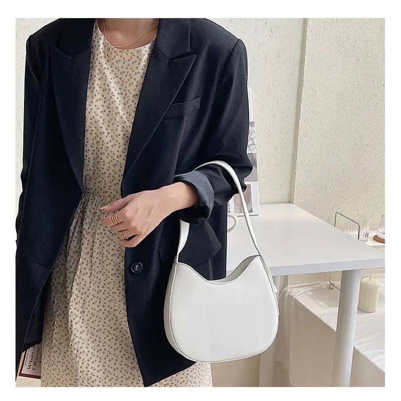 Clearance sale💕พร้อมส่ง กระเป๋าสะพายข้าง ทรงสวย หนังดี #A5160
