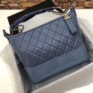 กระเป๋า Chanel Gabrielle สีฟ้า size 21*28*10 cm. หนังแพะเคลือบเงาโลหะสีเงินสีทอง อปก.กล่อง การ์ค ถุงผ้า แคร์บุ๊ค ริบบิ้น