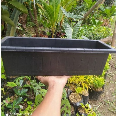 กระถางสี่เหลี่ยม Lovenia 8850