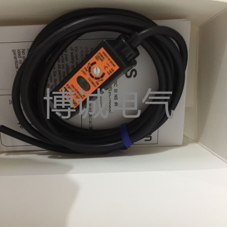 YTH E3S-DS10E4 E3S-DS30E4 E3S-DS10B4 E3S-DS30B4 Photoelectric switch ใหม่ E3JK-TR12-C E3JK-TR11-C