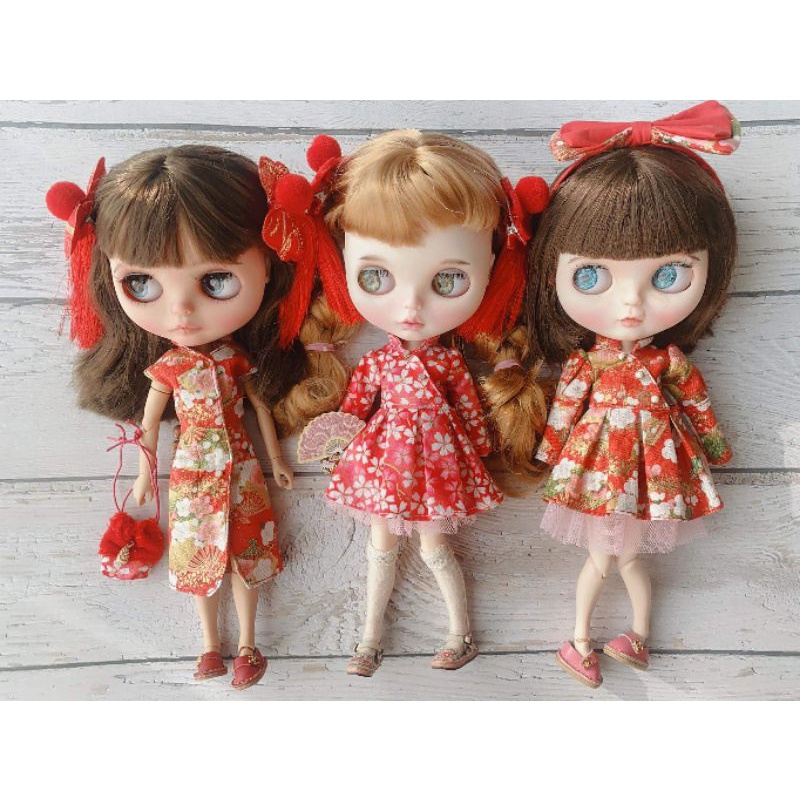 พร้อมส่ง Chinese dress for Dolls ชุดตรุษจีนสำหรับตุ๊กตาบลายธ์ บาร์บี้ Chinese Dress for Blythe 30 cm