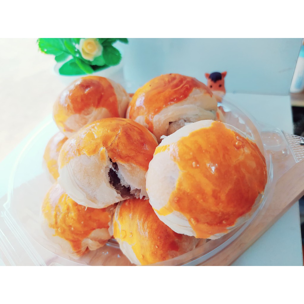 ขนมเปี๊ยะ แป้งบาง ไส้เผือกกับไข่เค็ม ตราอันดามัน ขนาด 185 กรัม บรรจุ 10 ชิ้น(Spring Roll pastry with