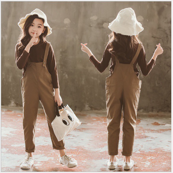 ชุดเอี๊ยมผ้าคอตตอนพร้อมเสื้อแขนยาวสีน้ำตาล (สินค้าพร้อมส่งในไทย)