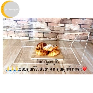 ตู้อะคริลิคใสโชว์ขนมใส่โดนัทหรือใส่เบเกอรี่ รุ่นเปิดโล่งด้านหลัง ขนาด 60x26x26cm.