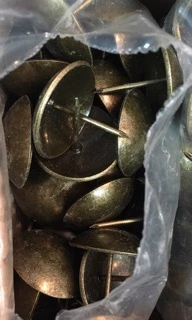 หมุด กว้าง 29 มม. หมุดตอก หมุดตอกเฟอร์นิเจอร์ หมุดเหล็ก หมุดตอกประตู หมุดตอกโซฟา หมุดเหล็กตอกสไตล์ลอฟท์ หมุดทองเหลือง