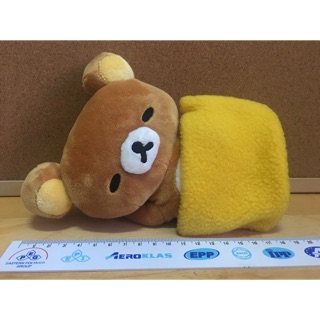 ตุ๊กตา Rilakkuma นอนห่มผ้า