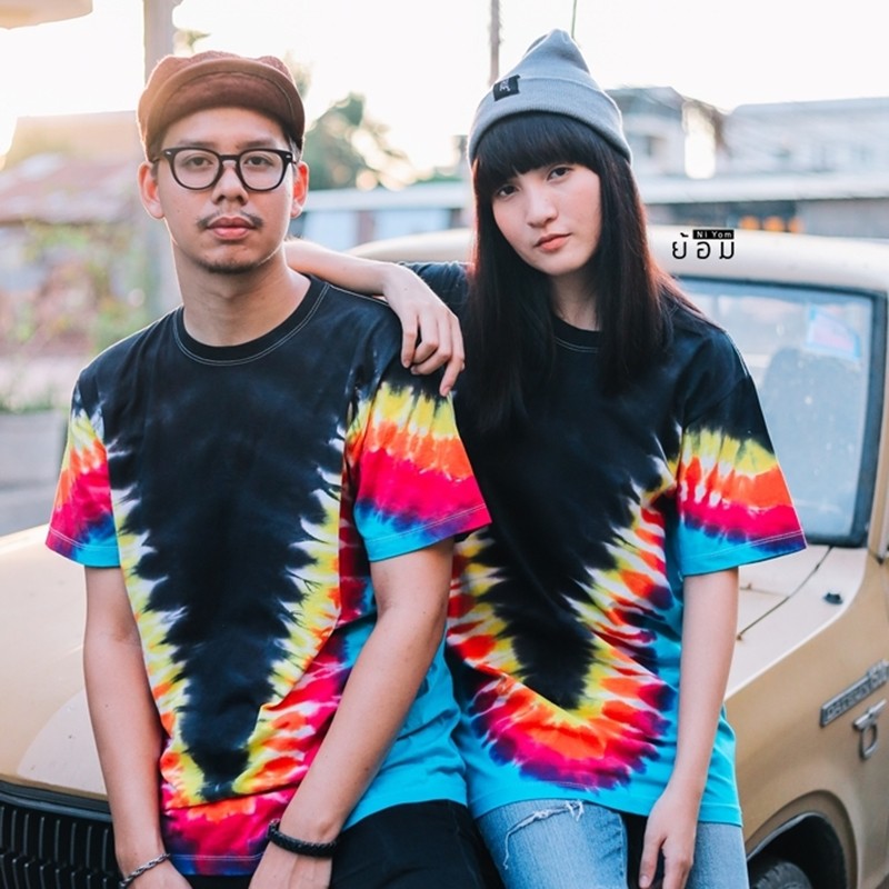 เสื้อมัดย้อม เสื้อยืด คอกลม รุ่น Lava ลายเป็นรูปตัวV ไม่ซ้ำใครแน่นอนจ้า