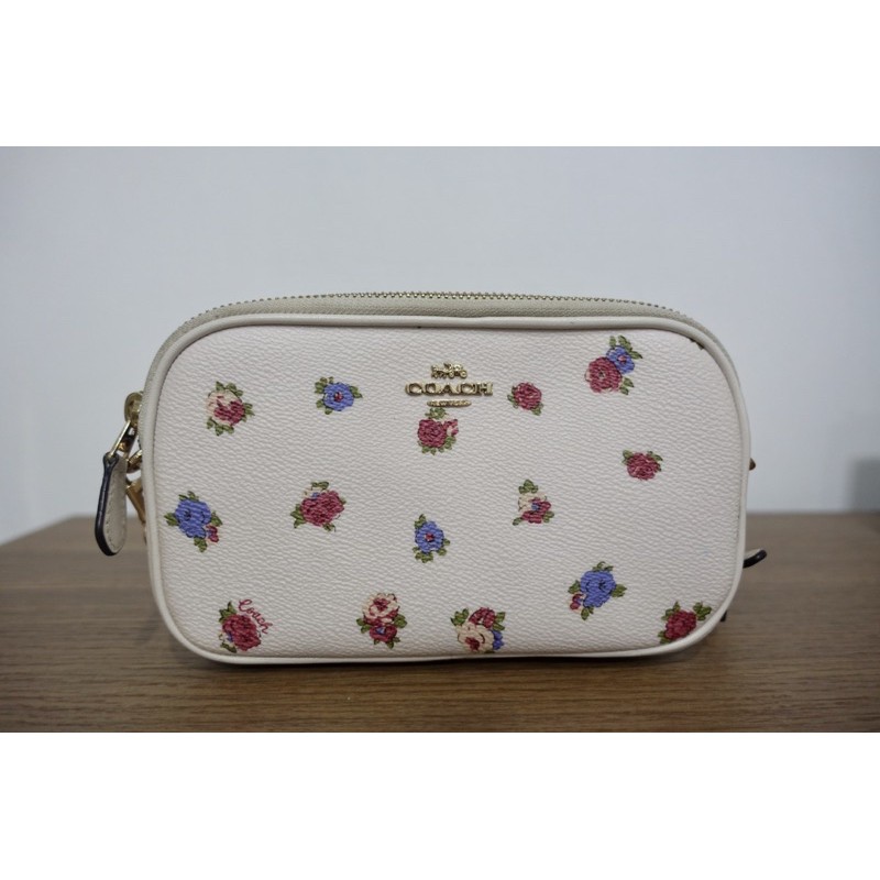 กระเป๋า Coach แท้ สีขาว ลายดอกกุหลาบ 2 ซิป สะพายข้าง ปรับสายได้