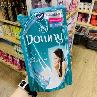 Downy Fabric Softener น้ำยาปรับผ้านุ่ม มี 2 กลิ่น Garden bloom 650 ml และ Concentrated  Indoor Dry 530 ml ให้เสื้อผ้าหอม