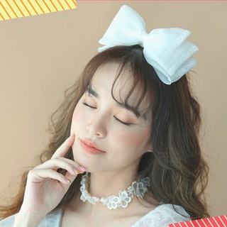 โค้ดลดเพิ่ม 30% สร้อยคอโชคเกอร์ลายดอกไม้ผสานคริสตัลและมุก The Amelia Lace Flower Choker Necklace