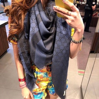 ผ้าพันคอ Gucci scarf two tone สีกรมท่า