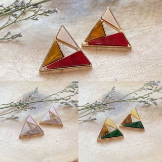 **สินค้ามีจำนวนจำกัด** Triangle Earrings