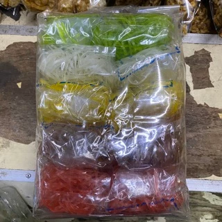 เส้นหมี่โคราช ตราตำหนักทอง เส้นหมี่อบแห้ง สะอาด เหนี่ยวนุ่ม