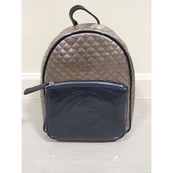 กระเป๋าเป้ Guessมือสอง