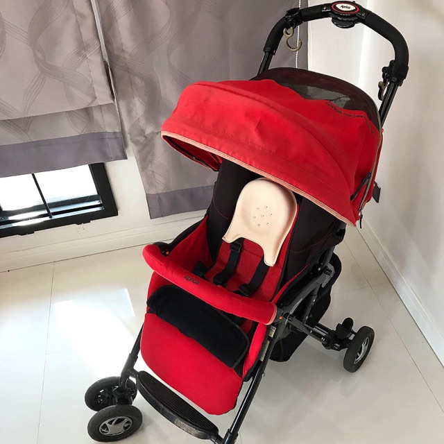 รถเข็นเด็ก Aprica รุ่น Soraria red stroller สีแดง