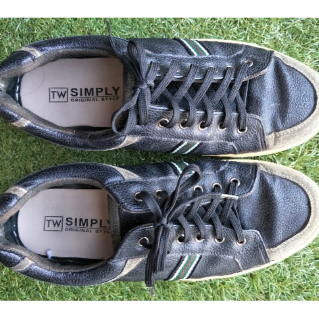 รองเท้าลำลอง หนังสีดำยี่ห้อ TW Simply มือสอง