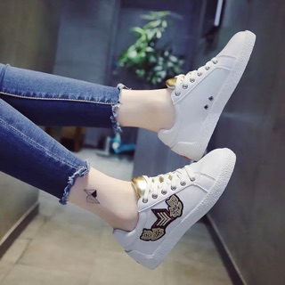 รองเท้าผ้าใบ พร้อมส่ง