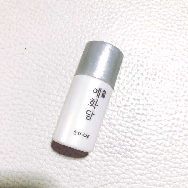 The Face Shop YEHWADAM PURE BRIGHTENING EMULSION tester