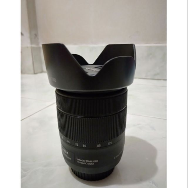 Canon EF-S 18-135mm f/3.5-5.6 IS USM แถมฟรีฮูดเลนส์
