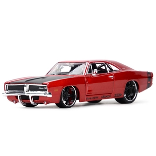 Maisto 1:24 1969 Dodge Charger R T รถหล่อแบบคงที่โมเดลของเล่นงรถยนต์านอดิเรกของสะสม