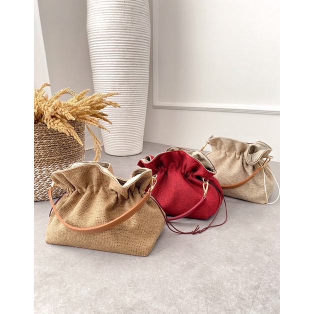 Gyoza Bag Prague พร้อมส่ง CREME, MILO, RED