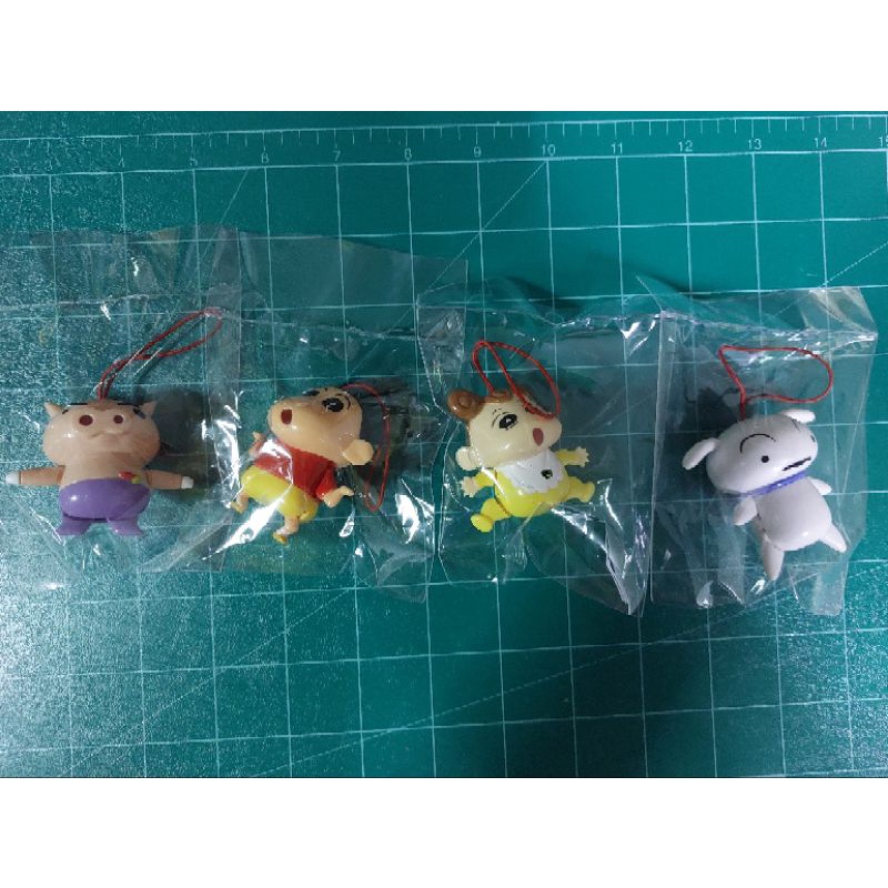 Crayon Shin-Chan ตุ๊กตาไขลานจำนวน 4 ตัว 4 แบบ