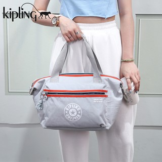 พร้อมส่ง Kipling กระเป๋าสะพายข้าง กระเป๋าถือ สีพื้น ใบใหญ่ ผ้ากันน้ำ ช่องใหญ่ใส่ของได้เยอะมาก ใส่ได้ทุกสไตล์ แบบใหม่