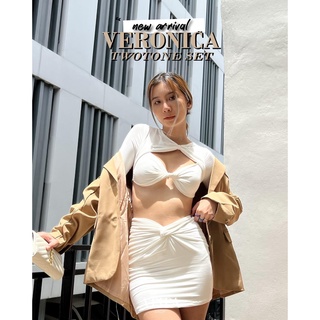 Atipashop - VERONICA TWOTONE SET เซ็ท 2 ชิ้น เสื้อ + กระโปรงสั้น เสื้อครอป ทรงแขนยาวเว้าหน้า