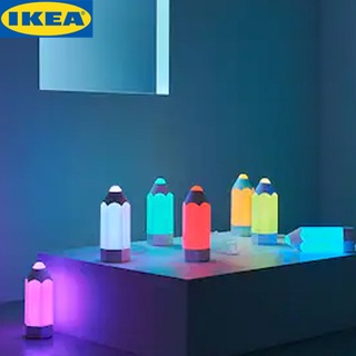 IKEA PELARBOJ เพียลาร์บอย โคมไฟตั้งโต๊ะ LED,สามารถเลือกไฟสีใดสีหนึ่งจากทั้งหมด 7 สี หรือใ้หเปลี่ยนสีไปตามอัตโนมัติ