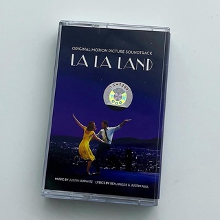 เทปคาสเซ็ท#♙⊕✺เทปเพลงภาษาอังกฤษ La La Land OST เพลงประกอบภาพยนตร์ ใหม่ล่าสุด ยังไม่เปิดพร้อมเนื้อเพลง