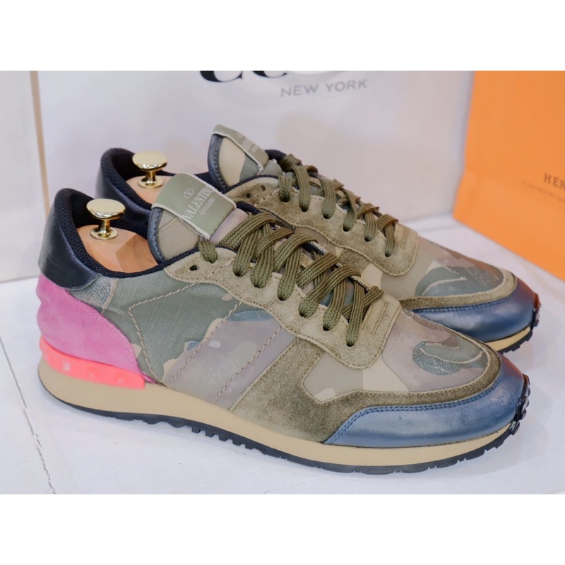 Valentino Sneakerผ้าใบใส่เที่ยวชิคๆ งานหายาก