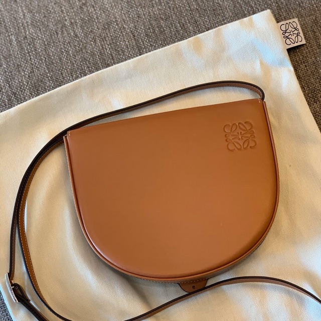 Loewe heel bag ของแท้จากชอปสเปนของดูภาพเพิ่มเติมได้