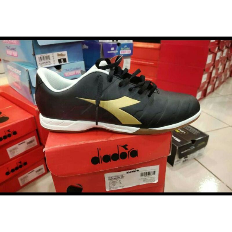 รองเท้าฟุตซอล Diadora phichichi 3ID blackgold