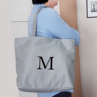 กระเป๋าผ้า สกรีนชื่อ ใบใหญ่ มาใหม่ ทนทาน มีซิป (ขนาด 41 x30 ซม.) #กระเป๋าผ้าสกรีนชื่อ #กระเป๋าผ้าติดชื่อ
