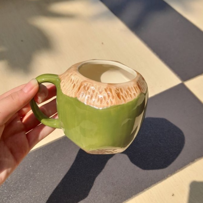 WHITELINE COCONUT MUG แก้วน่ารัก แก้วที่ไม่ซ้ํากัน แก้วของขวัญน่ารัก ของขวัญ เซรามิค มะพร้าว น่ารัก หูจับถ้วยมะพร้าว
