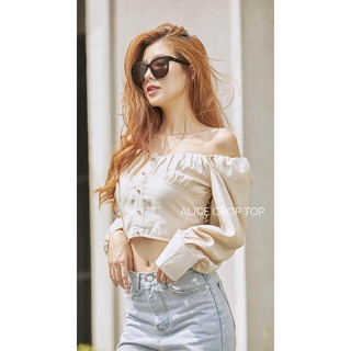 SHISA ALICE CROP TOP สินค้าพร้อมส่งตัวสุดท้าย เป็นรุ่นที่คนถามหาเยอะมากๆค่ะ ค้นเจอสต๊อกตัวสุดท้ายค่า