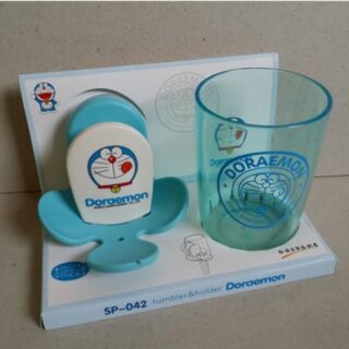 โดราเอม่อน Doraemon ที่แขวนแปรงสีฟัน พร้อมแก้วน้ำ ด้านหลังมีตัวจุ๊บไว้ติดกับผนัง