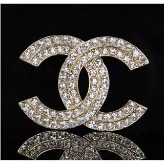 เข็มกลัดติดเสื้อ ราคาถูกปลีกส่ง New Double Drain Diamond Small Fragrant Cc Accessories High-