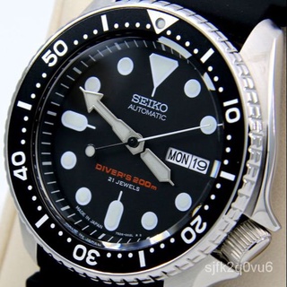 Seiko Automatic Divers Watch Date and Day Display Water Resistant 200m All Black Rubber Strap Watch