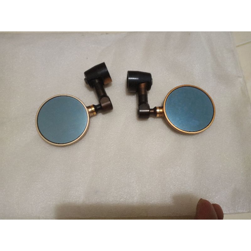 ขายกระจกแต่งปลายแฮนใส่er6nหนึ่งคู่