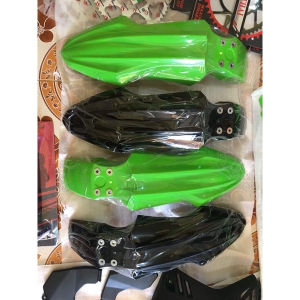 บังโคลนหน้า KLX150 BF (แท้ศูนย์ Kawasaki ) สีเขียว/สีดำklx/dtk125/140/150