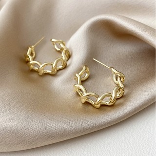 ต่างหูแฟชั่นสำหรับผู้หญิง  Bold Gold Chain Statement Earrings