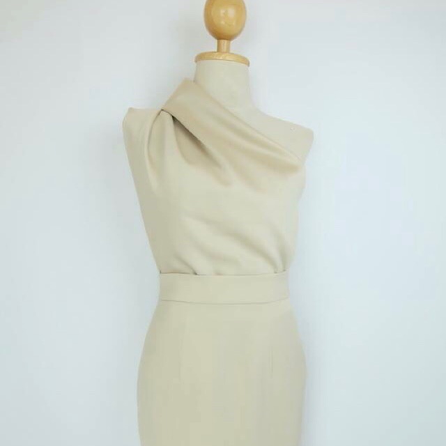 NICHp brand เสื้อบ่าเดี่ยวสีทอง