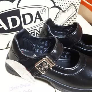 NEW!! 41S01 รองเท้านักเรียนหญิงหนังดำ Snoopy
