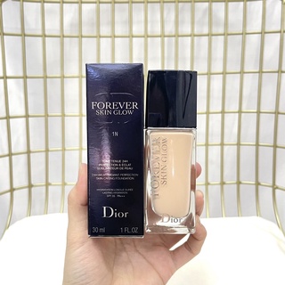 Dior Lock รองพื้นเนื้อลิขวิด ควบคุมความมัน ให้ความชุ่มชื้น ติดทนนาน 30 มล.