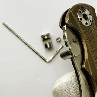 ปุ่มเปิดมีด (knife push bottom) ปุ่มมีด ปุ่มเปิดมีดพับ ปุ่มมีดพับ ใช้กับมีดสันหนาไม่เกิน 3mm พร้อมน็อตและประแจขัน