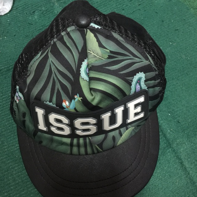 หมวกแบรนด์Issueแท้มือสองสีดำ