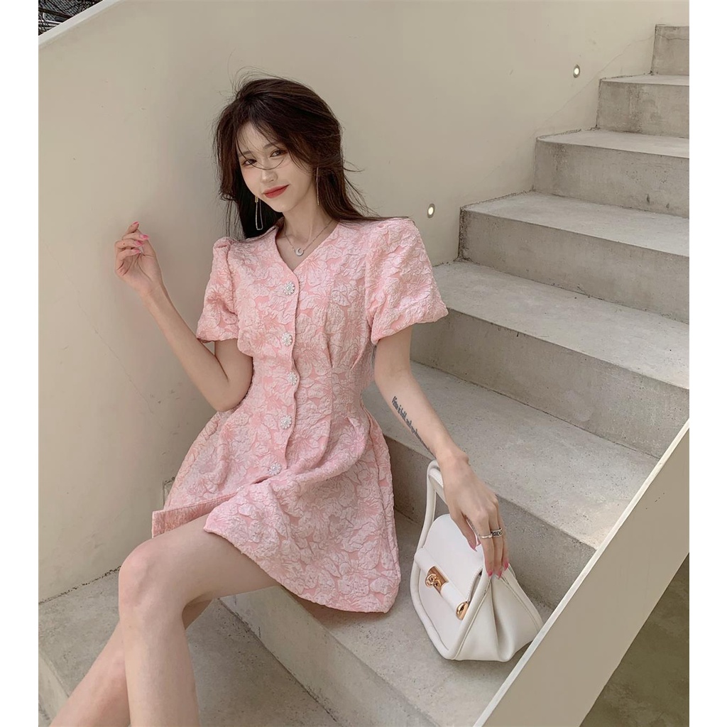 ชุดเดรส คอวี แขนพัฟ เอวสูง กระดุมแถวเดียว เดรส เปิดหลัง ลายนูน 3D สไตล์ฝรั่งเศส หรูหรา สําหรับผู้หญิง - รูปที่ 4